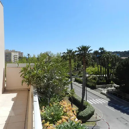 Le Lavandou, 9 Pieces, 4 Personnes - Fr-1-251-668 Apartment Le Lavandou