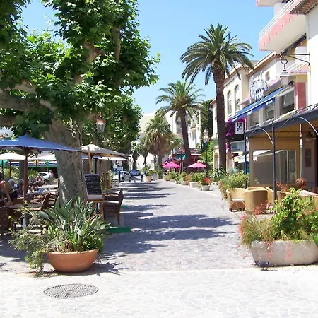 Apartment Le Lavandou, 9 Pieces, 4 Personnes - Fr-1-251-668 *